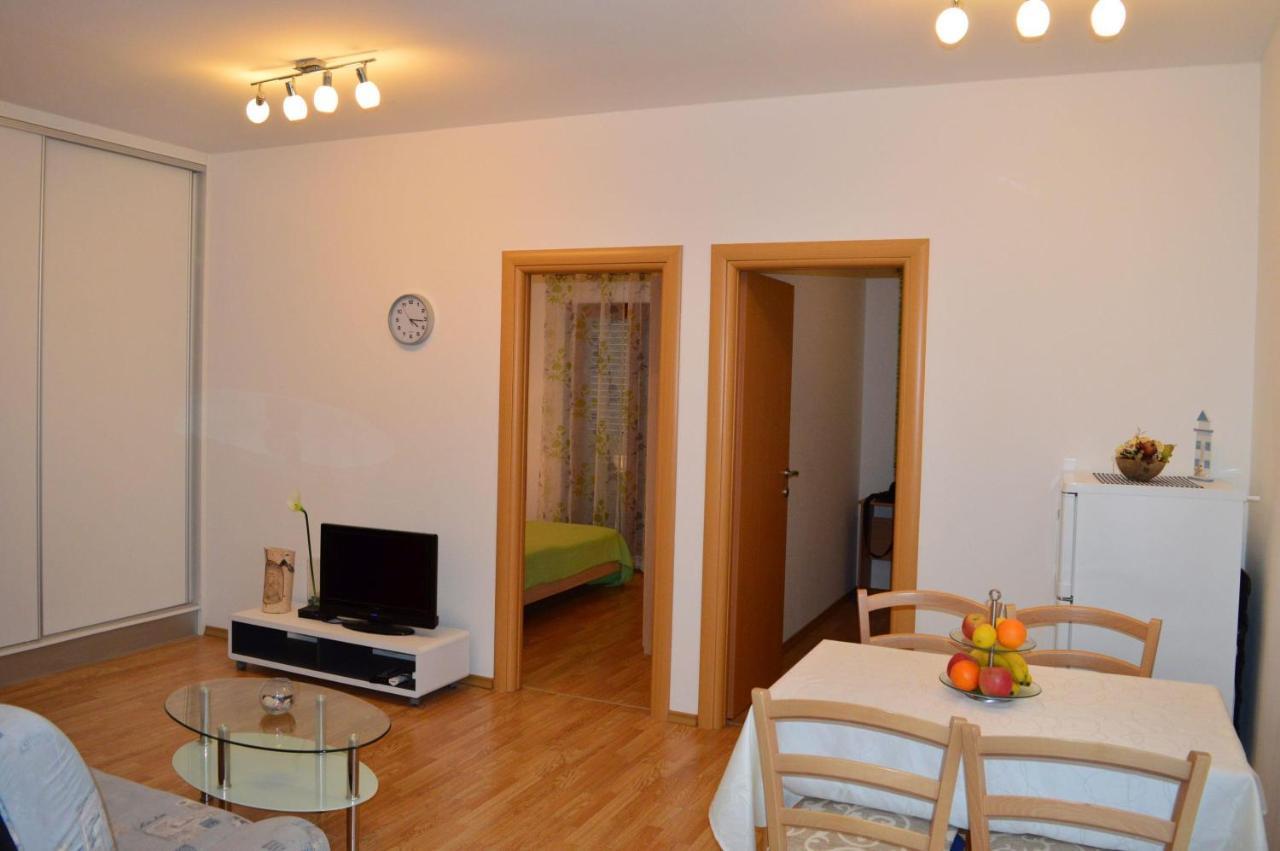 Apartments Vilim Tisno Exterior photo