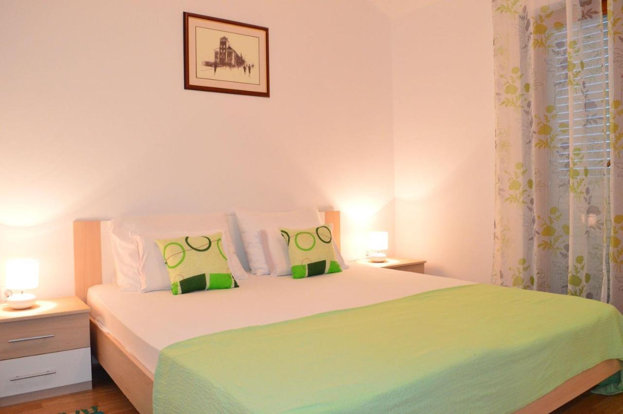 Apartments Vilim Tisno Exterior photo
