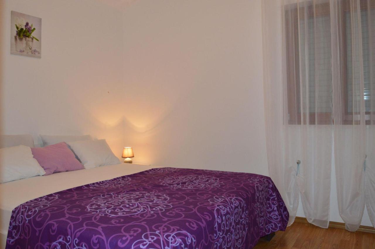 Apartments Vilim Tisno Exterior photo